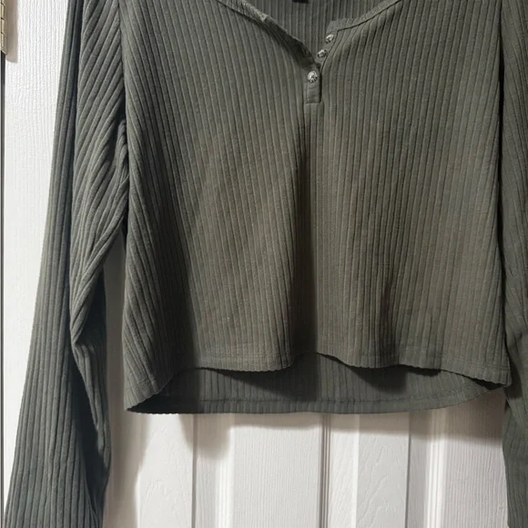 Women's Wild Fable Long Sleeve Crop Top - Picture 6 of 7